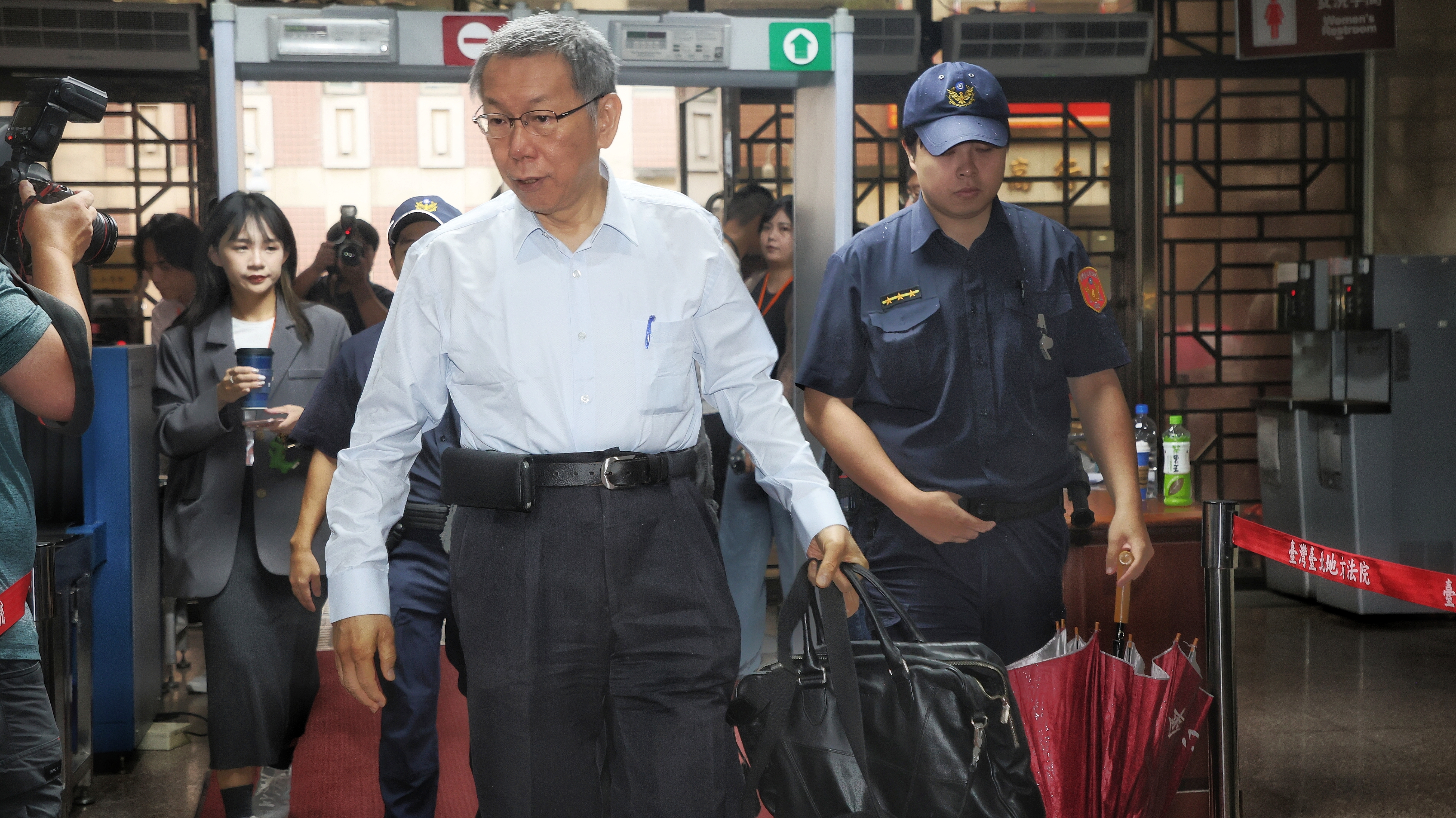 秀柯文哲選舉借貸明細！陳佩琪反擊檢方貪污指控怒嗆：拿柯黑瞎掰的東西在辦案| 張庭維| 新聞- 風傳媒