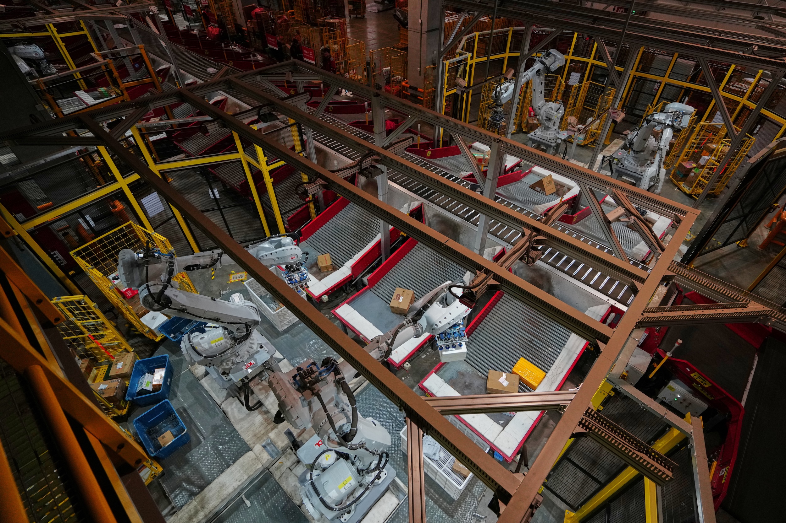 華爾街日報》川普喊製造業回流，中國能靠AI守住「世界工廠」嗎？200萬台機器人日夜上陣，自動化工廠狂飆產能| 華爾街日報| 新聞- 風傳媒