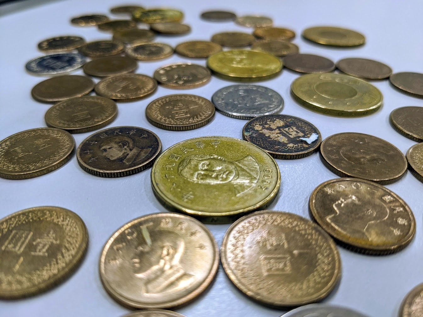 快找出躺在家裡的零錢！讓硬幣動起來也能減碳，央行盤點7家金融機構存款機| 林彥呈| 新聞- 風傳媒