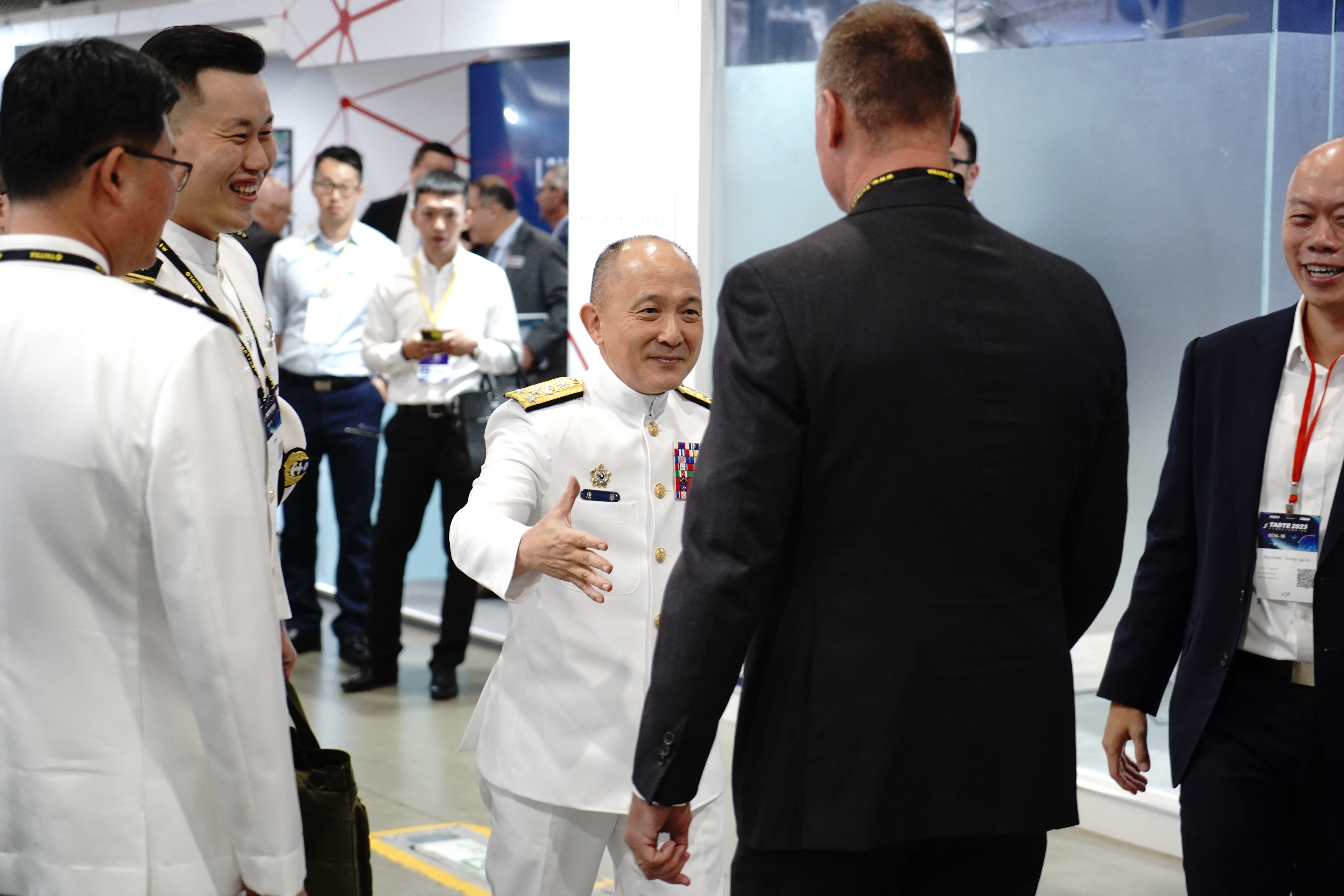 解放軍「ボア戦略」で台湾圧迫 海軍司令官唐華上将が警告：「いつでも